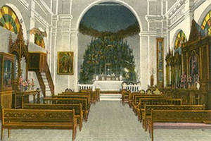 Interior de la Ermita de Monserrat a principios del siglo XX.