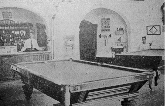 Salón de billares de la  Sociedad Liceo de Bolondrón (Ca. 1924).