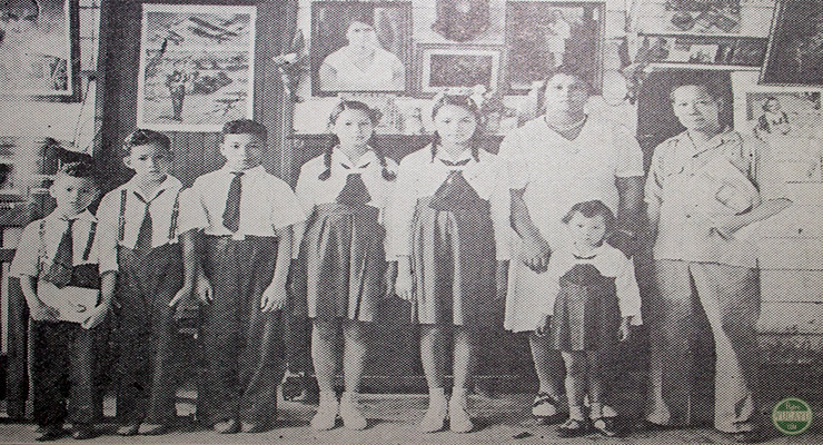Benito Wong Bu, Julia Hernández y sus hijos