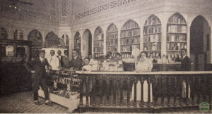 Interior de la Farmacia Antigua de Saez.