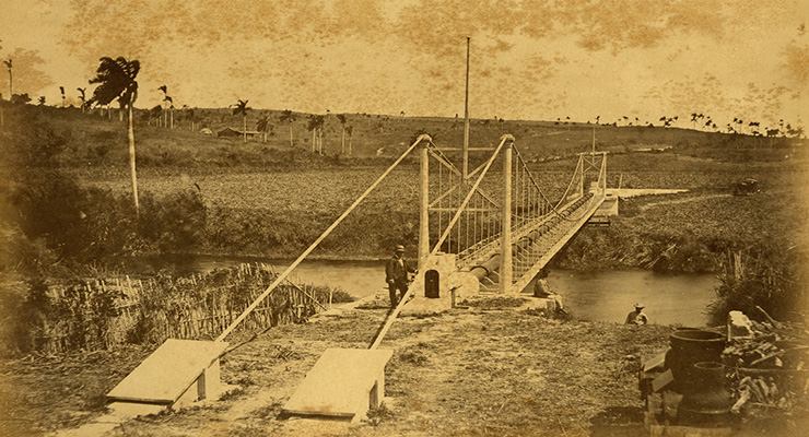 Puente de cables colgantes sobre el río San Agustín. (1875-1885)