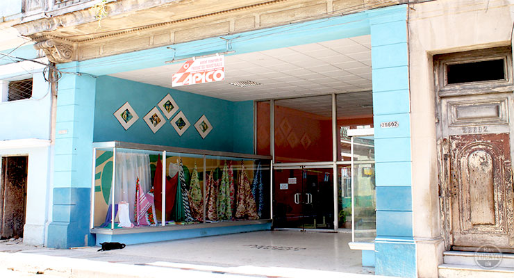 Entrada de la Tienda Zapico en la ciudad de Matanzas (Julio 2013).