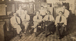 Gerentes y empleados del almacén y tostadero de café González Baquedano y Cía. (1923).