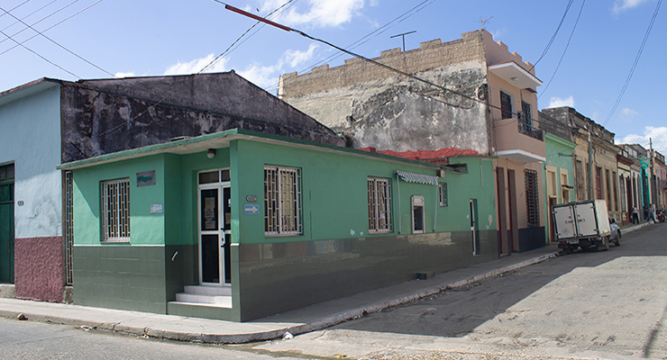 Ubicación probable del 143 de la calle Medio esquina América en Matanzas, lugar donde estuvo la  Fábrica de Calzado El Rosal de Melamedas (Ca. 2019).