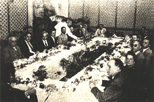 Aspecto de la presidencia del almuerzo de la confraternidad de arquitectos de Matanzas en el Hotel París (1946).