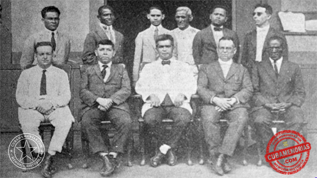 Grupo de empleados del Ayuntamiento de Perico en 1924