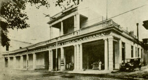 Edificio y Fábrica de la Compañía Abastecedora de Leche de la Habana (Ca. 1925).