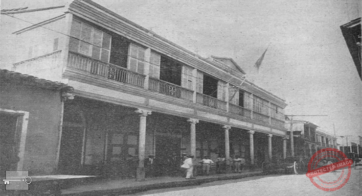 Exterior del edificio de la compañía de Lorenzo Abascal y Sobrinos en Santiago de Cuba, ca. 1918.