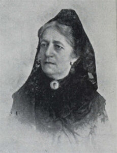 Petra García de García, profesora de la clase de corte y confección del Centro Asturiano.