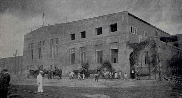 Vista exterior del edificio de la Planta Eléctrica de Matanzas en 1908.