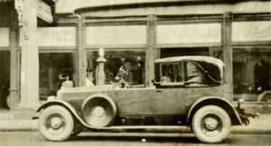 Automóvil Packard del doctor Ernesto Sarrá.