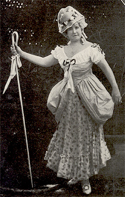 Mina Chaumont de Truffin (con el traje que lució en su célebre baile de 1916).