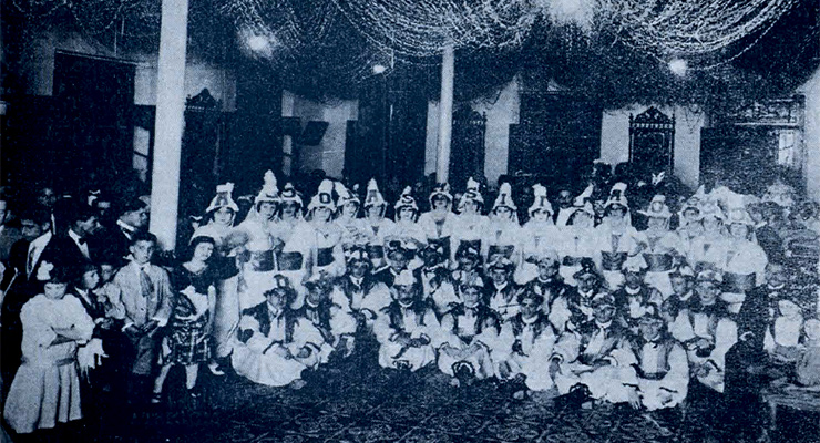 Concurrencia del Baile de Marzo 1915 en los salones del Nuevo Ateneo de Matanzas.