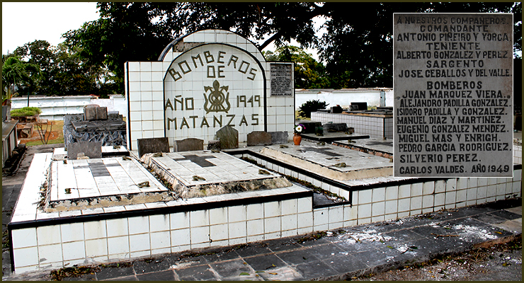 Panteón de los Bomberos de Matanzas en el Cementerio de San Carlos de esta ciudad (Ca. 2015).