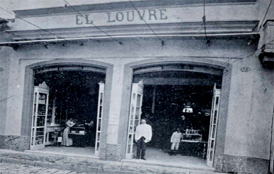 Vista exterior de la tienda El Louvre de Manuel Tejedor en la calle del Obispo 38, Habana (Ca. 1899). 