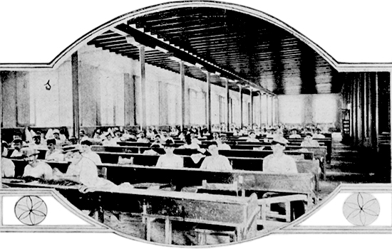 Vista parcial de uno de los talleres de elaboración de la Fábrica de Tabacos de H. Upmann (Ca. 1912).