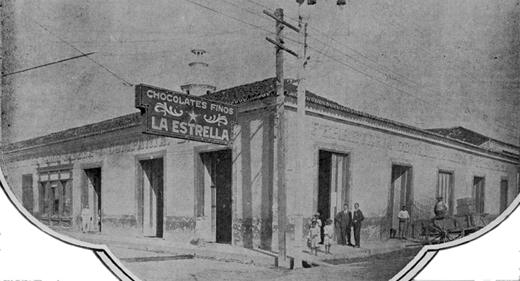 Vista exterior de la casa comercial de Vals Ribera y Compañía en Manzanillo (Ca. 1920).