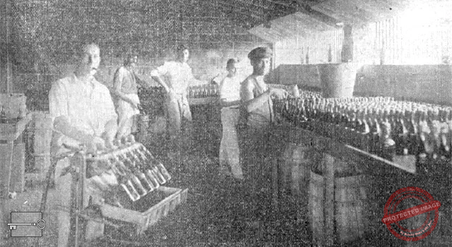Isidro Quiroga departamento de embotellar en Manzanillo (Ca. 1918).