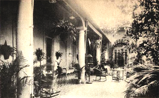 Residencia de la pareja Martí Bances. Vista de la galería y terraza (Ca. 1930).