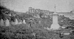 Antiguo Cementerio de Espada en la Habana. Ruinas de un patio (Ca. 1903).