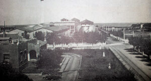 Vista parcial de la José Arechabala S. A. de Cárdenas tomada de un ángulo sur del edificio de las oficinas generales (Ca. 1942).