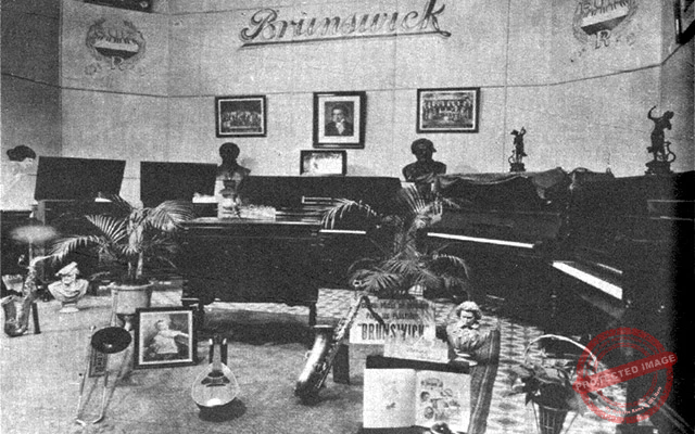 Interior de la casa Luis y Antonio Ruiz en su sucursal de Cárdenas (Ca. 1928)