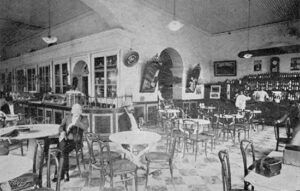 Café La Dominica en Cárdenas - Vista interior (Ca. 1900).