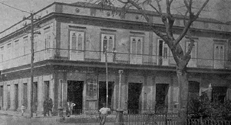 Café La Dominica de José Álvarez Cuervo en Cárdenas (Ca. 1900).