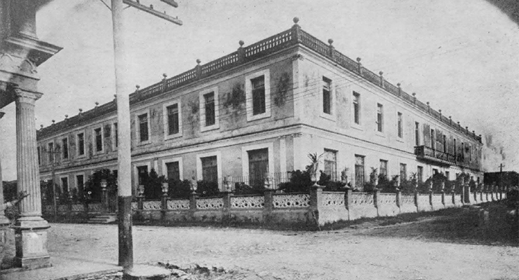 Pinar del Río. Vista exterior del gran edificio que ocupa el Colegio de los Reverendos Padres Escolapios. (Escuelas Pías, El Fígaro 1918).