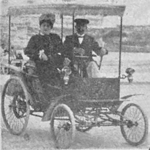 José Muñoz y su señora en su automóvil (Habana Ca. 1901).