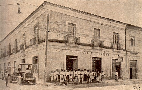 Vista exterior de la casa de Jesús Alfonso, calle de Ayllón 16, Matanzas (Ca. 1924)
