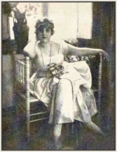 María Melero hija de Aurelio Melero y expositora de dos obras en el Salón de 1918.