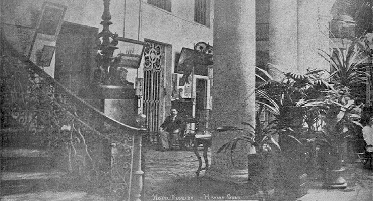 El Hotel Florida de José Dobaño en la Habana. Vista del patio interior (Ca. 1902).