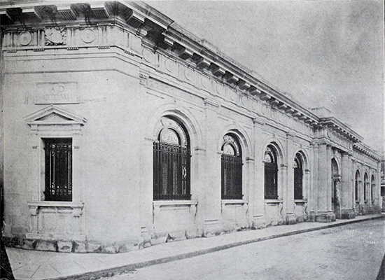 La nueva casa de Banca de Gelats fachada del nuevo edificio (Ca. 1910).