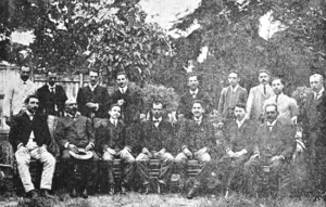 Miembros del Círculo de Instrucción y Recreo de Cruces (Ca. 1904).