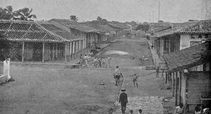 Vista de una calle de Cruces en la antigua provincia de las Villas (Ca. 1904).