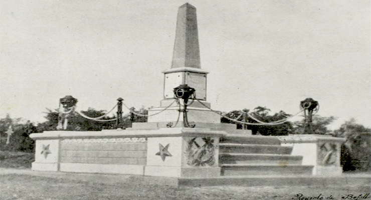 Mausoleo erigido en el Cementerio de Santiago de Cuba á los mártires del Virginius. Entre ellos Bernabé de Varona Borrero (Bembeta), W. C O’Ryan, Jesús del Sol y Pedro Céspedes. 