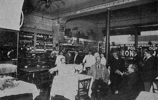 Interior del café Nueva Inglaterra en la Habana (Ca. 1914).