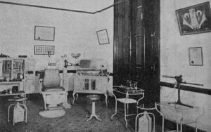 Gabinete de optometría del doctor Fernando Lamas en la Habana (Ca. 1919).