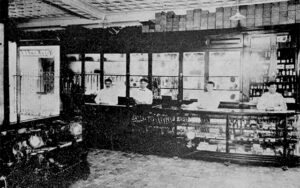 Casa de Ribis Hermano y Ca. Departamento de perfumería (fotografía Santa Coloma, 1910).