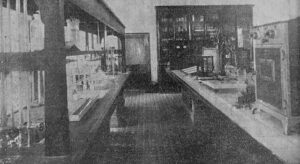 Central Manatí - Vista del laboratorio químico de la fábrica de azúcar (Ca. 1918).