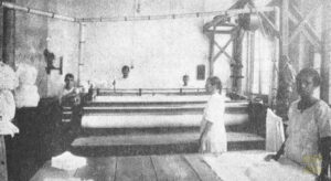 Departamento de planchado en La Nueva Palma (Ca. 1922).