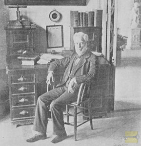 Doctor Eduardo Belot en su gabinete (Fot. Otero y Colominas Ca. 1894).