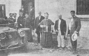 Autoridades eclesiásticas y asistentes a la inauguración del edificio de la Iglesia católica de Arroyo Naranjo (Ca. 1913).