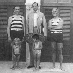 Playa de Marianao. Señores Ignacio Rivero, Jimmy Beck y el Dr. Ramón Ebra administrador del balneario de La Concha (Jul. 1929).