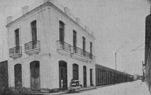 Sociedad Tiburcio Gómez almacenes situados en la esquina de Pilar y Omoa, Habana (Ca. 1917).