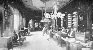 Vista interior de la botica y gran droguería La Reunión de Sarrá en la Habana (Ca. 1901).