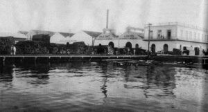 Muelles y Almacenes de la Compañía de Maderas de Caibarién S. A. (Ca. 1935).