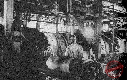 Fábrica de curtidos de Felipe Tellechea - Labradero y departamento de máquinas de descarnar.