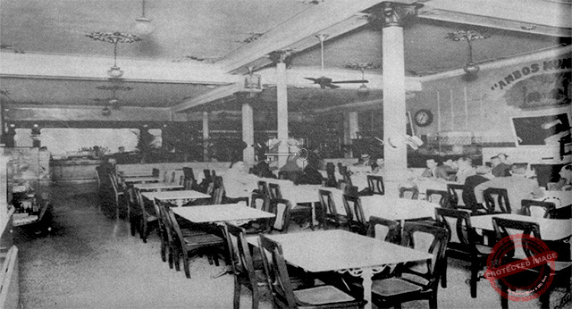 Ambos Mundos vista del legendario Café y Restaurante que abrió sus puertas a mediados del Siglo XIX (Ca. 1936).